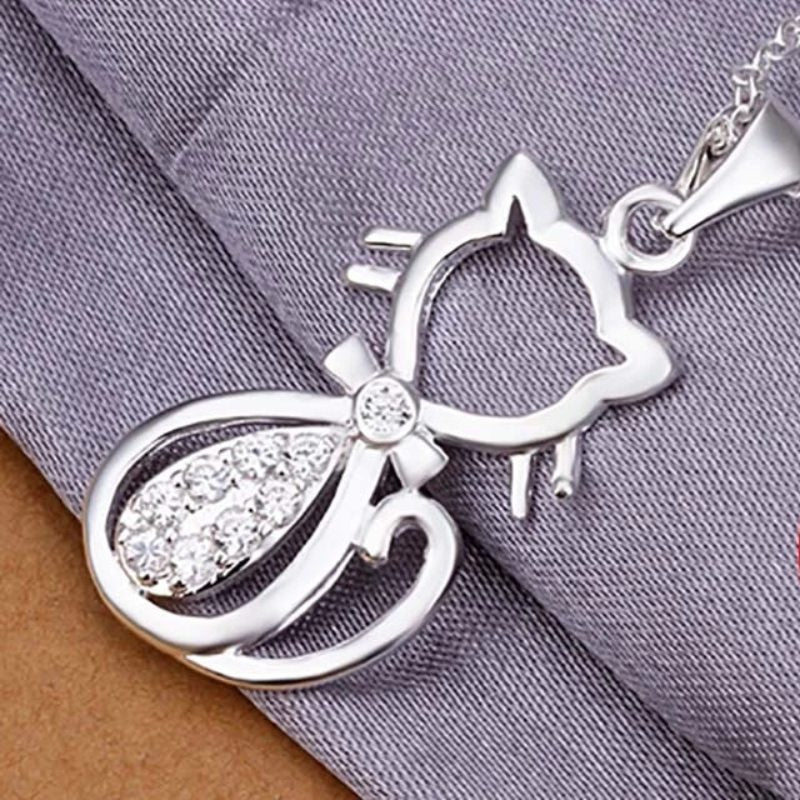 Pendentif Chat Argent Au Coeur Brillant